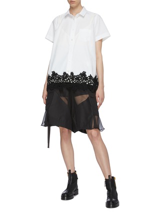 Figure View - Click To Enlarge - SACAI - Contrast Lace Short Sleeve Cotton Poplin Shirt