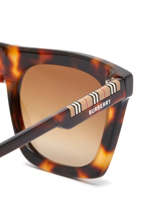 Detail View - Click To Enlarge - BURBERRY - Tortoiseshell Effect Bold Square Frame Sunglasses