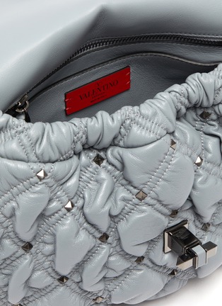 Detail View - Click To Enlarge - VALENTINO GARAVANI - Valentino Garavani medium spikeme leather shoulder bag