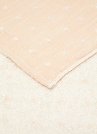Detail View - Click To Enlarge - UCHINO - Grass-stained OG Gauze Hand Towel – Yellow