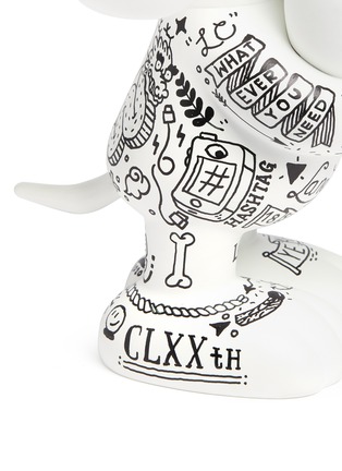 Detail View - Click To Enlarge - LEBLON DELIENNE - x Brainrental Lab '170 Years' Commemorative Tattoo Heart Snoopy Sculpture