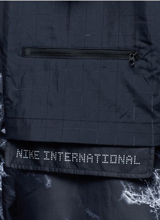 Detail View - Click To Enlarge - NIKE - 'Nike International Windrunner' foldable aerial print jacket