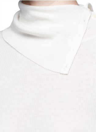 Detail View - Click To Enlarge - THEORY - 'Leendelly' button turtleneck Merino wool knit top