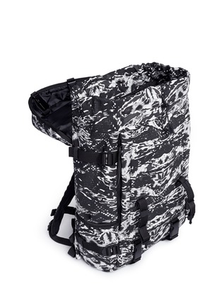 Detail View - Click To Enlarge - MARCELO BURLON - 'Liaima' camouflage print backpack