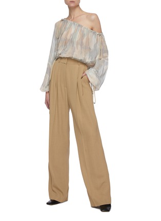 Figure View - Click To Enlarge - DION LEE - Camo print off shoulder balloon sleeve blouse