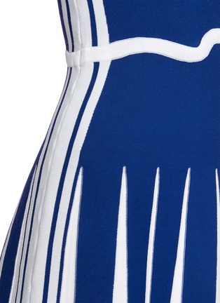Detail View - Click To Enlarge - PH5 - Colourblock Scallop Detail Pleat Dress