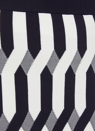 Detail View - Click To Enlarge - COMME MOI - Fringe Hem Interlocking Pattern Jacquard Skirt