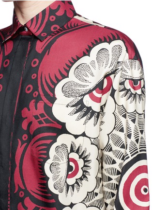 Detail View - Click To Enlarge - VALENTINO GARAVANI - Blossom print Shantung silk shirt