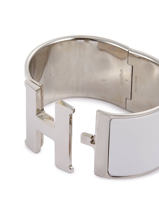 Detail View - Click To Enlarge - LANE CRAWFORD VINTAGE ACCESSORIES - Hermès clic clac wide H bracelet