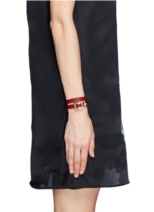 Figure View - Click To Enlarge - VALENTINO GARAVANI - Single 'Rockstud' leather bracelet
