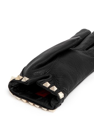 Detail View - Click To Enlarge - VALENTINO GARAVANI - 'Rockstud' short pebble leather gloves