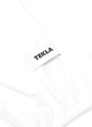 Detail View - Click To Enlarge - TEKLA - Organic cotton percale fitted sheet – Broken White