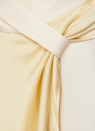 Detail View - Click To Enlarge - C/MEO COLLECTIVE - Duo-tonal Ruched Front Midi Skirt