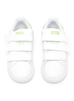 Detail View - Click To Enlarge - ADIDAS - 'Stan Smith' kermit the frog motif triple velcro strap toddler sneakers