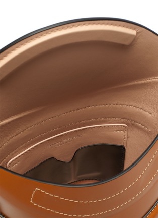 Detail View - Click To Enlarge - ALEXANDER MCQUEEN - 'The Curve' Crisscross Detail Small Leather Bucket Tote