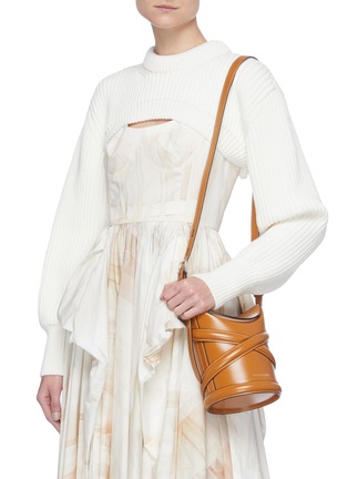 Figure View - Click To Enlarge - ALEXANDER MCQUEEN - 'The Curve' Crisscross Detail Small Leather Bucket Tote