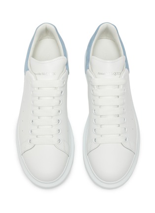 Detail View - Click To Enlarge - ALEXANDER MCQUEEN - 'Oversized Sneakers' in Calfskin Leather with Contrast Heel Tab