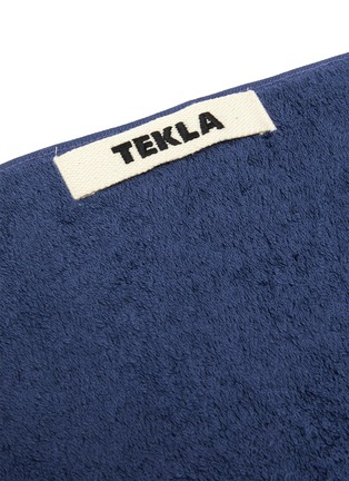 Detail View - Click To Enlarge - TEKLA - Organic cotton bath towel – Dark Navy