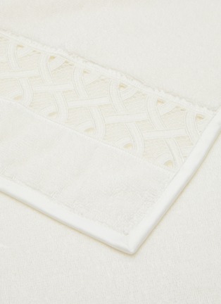 Detail View - Click To Enlarge - FRETTE - Auspicious Lace Guest Towel – Milk