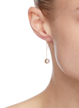 Figure View - Click To Enlarge - SHIHARA - Half pearl' 18k gold chain drop earring
