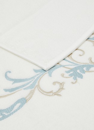 Detail View - Click To Enlarge - FRETTE - Tracery Embroidery Guest Towel — Savage Beige & Turquoise