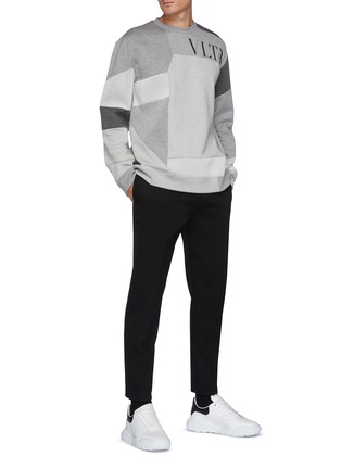 Figure View - Click To Enlarge - VALENTINO GARAVANI - VLTN Logo Print Colourblock Patchwork Cotton Sweatshirt