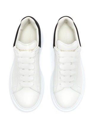 Detail View - Click To Enlarge - ALEXANDER MCQUEEN - 'Molly' contrast heel tab oversized sole Todder and Kids sneakers