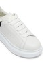 Detail View - Click To Enlarge - ALEXANDER MCQUEEN - 'Molly' contrast heel tab oversized sole Todder and Kids sneakers