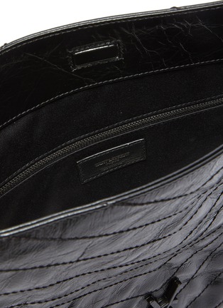 Detail View - Click To Enlarge - SAINT LAURENT - Niki Large' Tonal Logo Plaque Crinkled Leather Tote