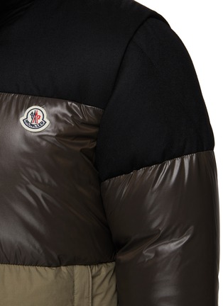  - MONCLER - Aveillan' Detachable Sleeve Gradient Colourblock Down Jacket