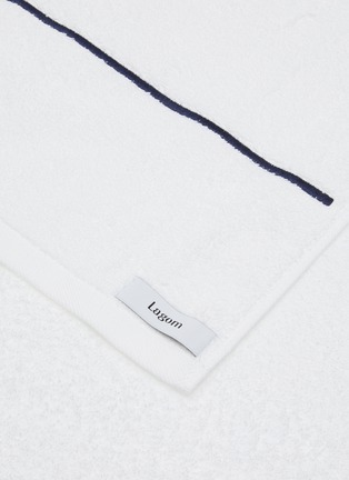 Detail View - Click To Enlarge - LAGOM - Hög' Double Linear Embroidery 600G Cotton Towel — Dark Blue