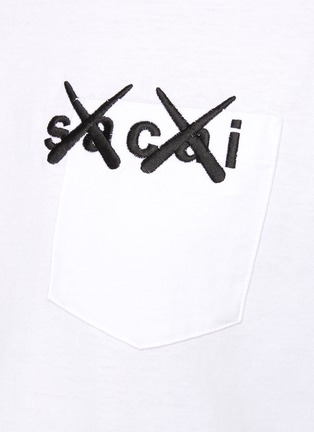  - SACAI - x KAWS Embroidered Logo T-Shirt