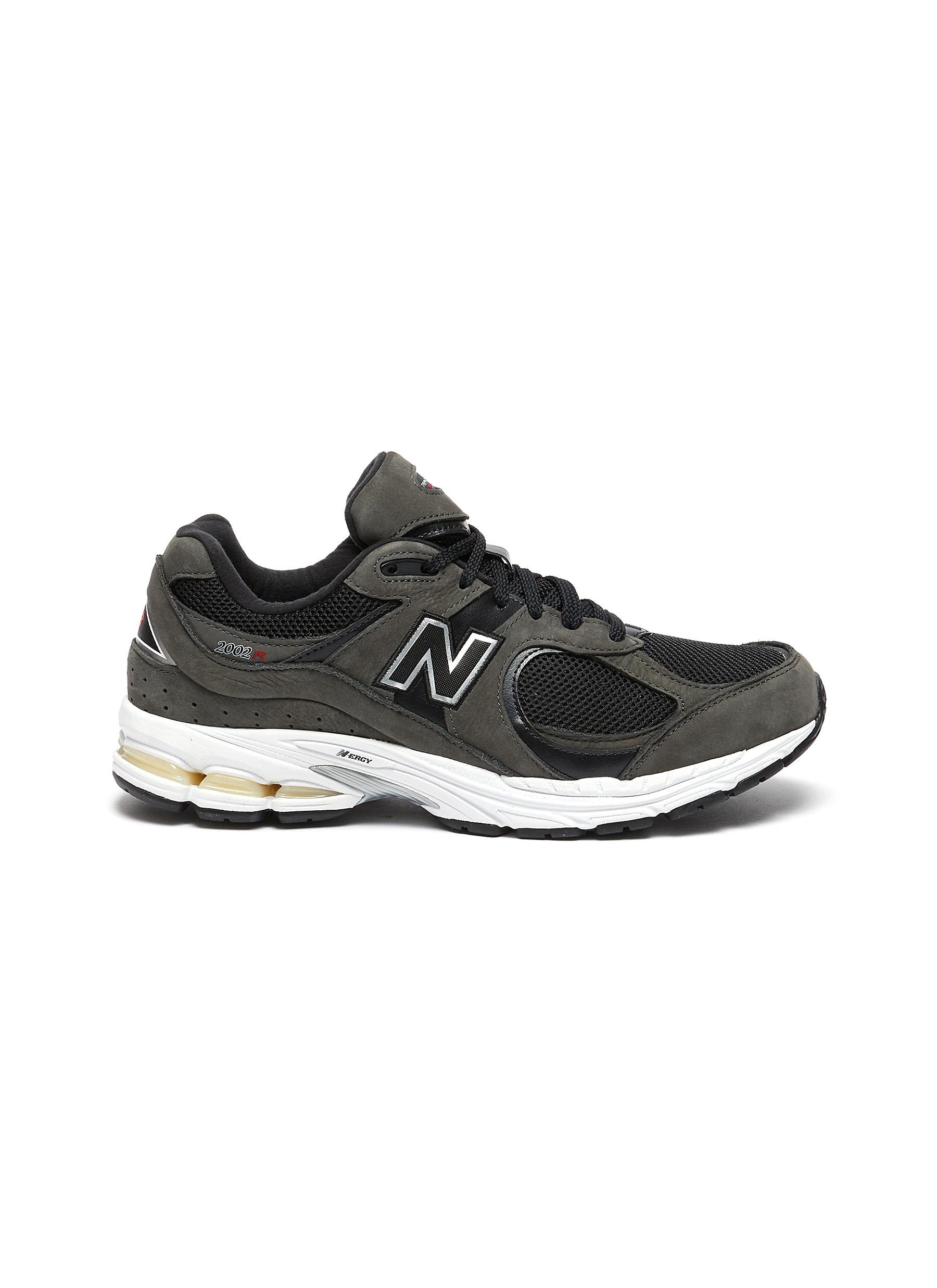 grey chunky new balance