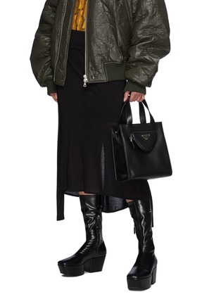 Figure View - Click To Enlarge - PRADA - Front Zipped Pouch Leather Tote