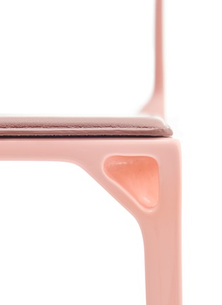 Detail View - Click To Enlarge - SHANG XIA - Da Tian Di Carbon Fibre Chair With Leather Cushion – Rose Pink