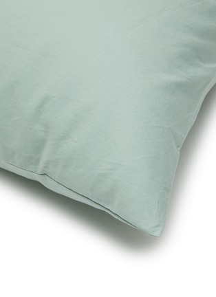Detail View - Click To Enlarge - TEKLA - Percale Organic Cotton Pillow Sham – Subtle Mint