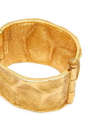 Detail View - Click To Enlarge - LANE CRAWFORD VINTAGE ACCESSORIES - YSL Hammered Brushed Gold Toned Cuff