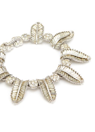 Detail View - Click To Enlarge - LANE CRAWFORD VINTAGE ACCESSORIES - Pennino Diamanté Leaf Bracelet