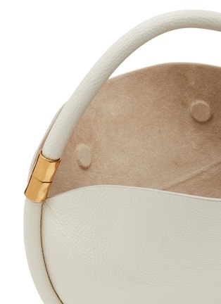 Detail View - Click To Enlarge - BOYY - Disc 30' Round Grained Leather Shoulder Bag