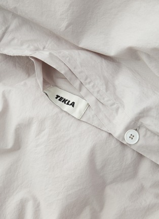 Detail View - Click To Enlarge - TEKLA - Percale Organic Cotton Flat Sheet – Soft Grey