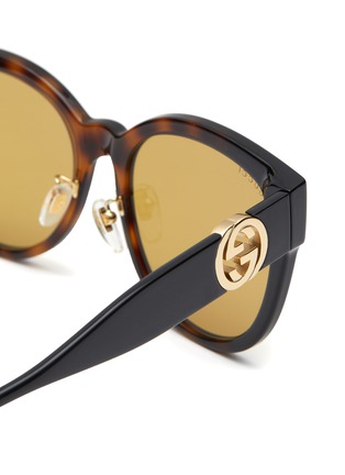 Detail View - Click To Enlarge - GUCCI - CHUNKY ANGULAR FRAME LOGO CHAINED SUNGLASSES