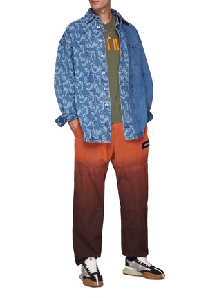 Figure View - Click To Enlarge - ARIES - ‘WINDCHEATER’ GRADIENT SPRAY DYED PANTS