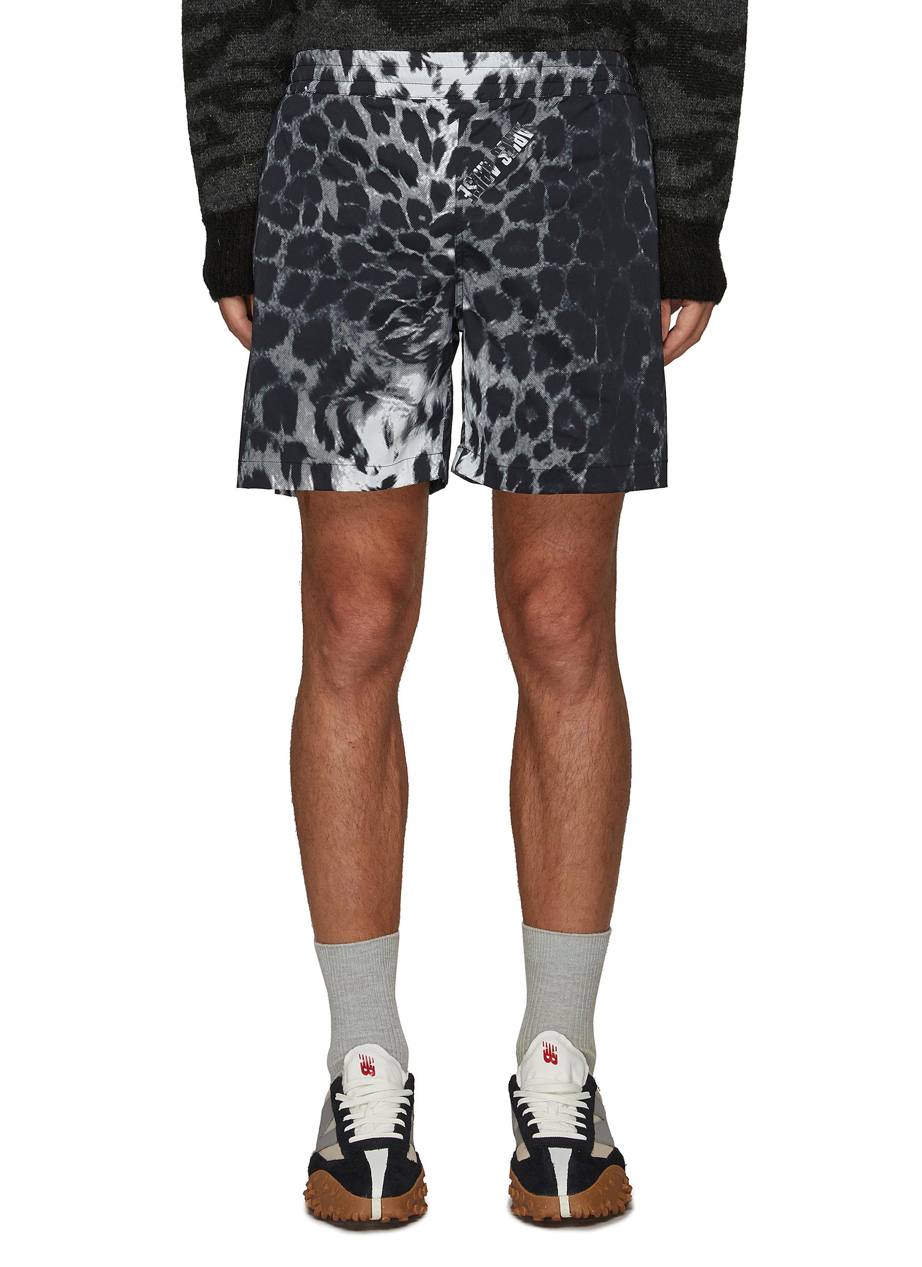 Elastic waist leopard print shorts 
