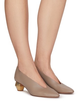 Figure View - Click To Enlarge - GRAY MATTERS - WIGGLE' FLOWER HEEL LEATHER PUMPS