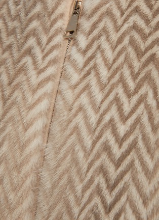  - INNIU - Zigzag Patterned Mink Fur Short Gilet