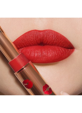 Detail View - Click To Enlarge - CHARLOTTE TILBURY - LIMITLESS LUCKY LIPS - RED WISHES