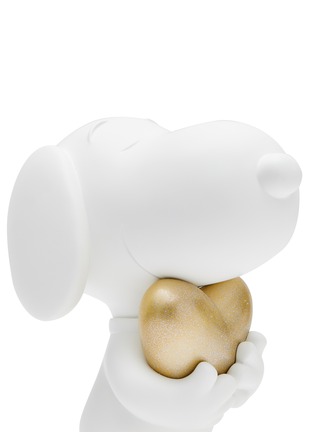 Detail View - Click To Enlarge - LEBLON DELIENNE - Snoopy Heart Sculpture — Matt White & Gold Glitter