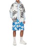 Figure View - Click To Enlarge - JACQUEMUS - ‘Le short Giardino' floral print cotton shorts