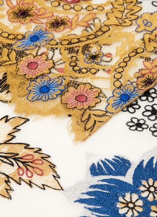 Detail View - Click To Enlarge - JANAVI - Floral Embroidery Lace Trimmed Cashmere Scarf