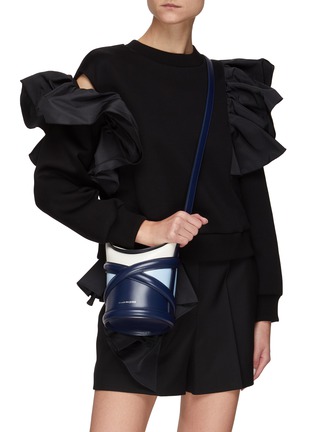 Figure View - Click To Enlarge - ALEXANDER MCQUEEN - ‘The Curve’ Leather Bucket Bag